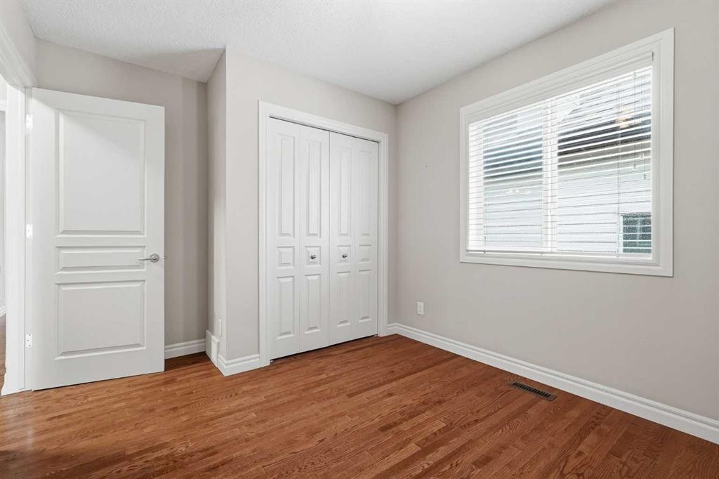 378 Chaparral Ridge Circle Se, Calgary, AB - Indoor Photo Showing Other Room