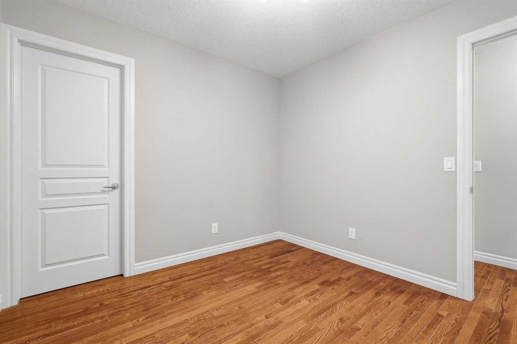 378 Chaparral Ridge Circle Se, Calgary, AB - Indoor Photo Showing Other Room