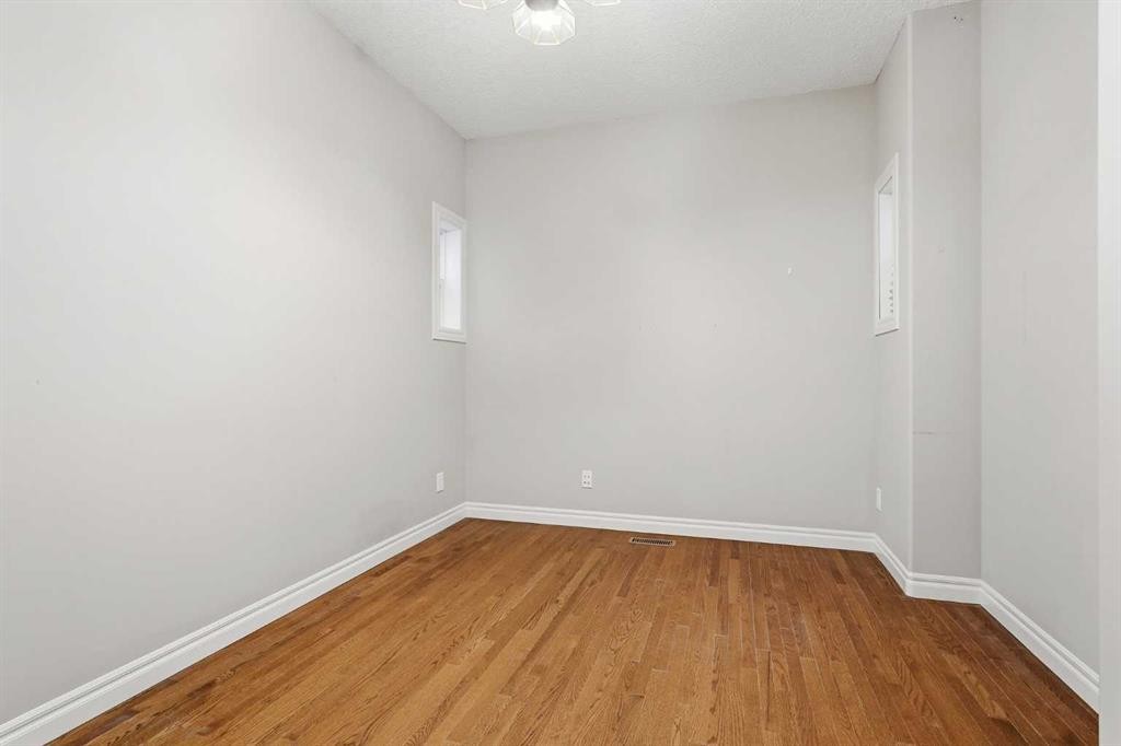 378 Chaparral Ridge Circle Se, Calgary, AB - Indoor Photo Showing Other Room
