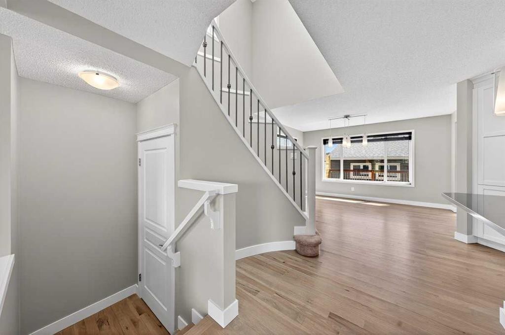 108 Auburn Crest Park Se, Calgary, AB - Indoor Photo Showing Other Room