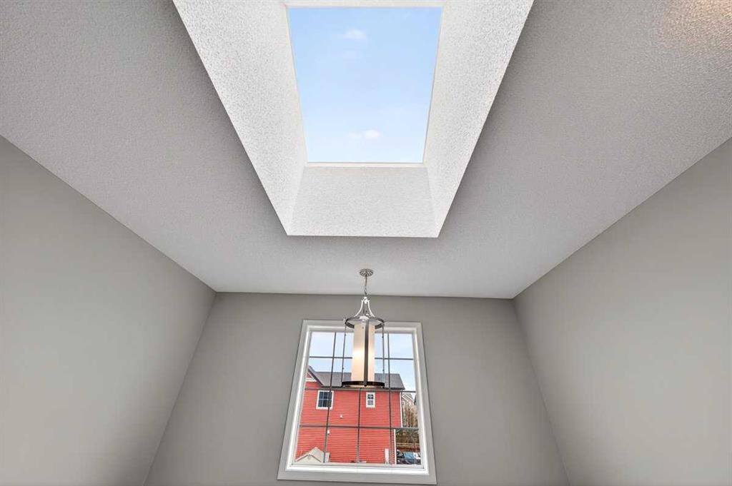 108 Auburn Crest Park Se, Calgary, AB - Indoor Photo Showing Other Room