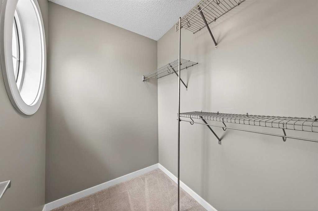 108 Auburn Crest Park Se, Calgary, AB - Indoor Photo Showing Other Room