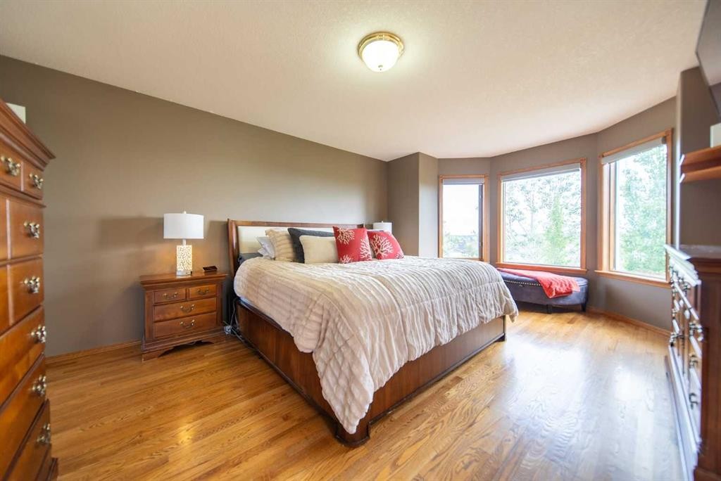 360 Hidden Ranch Circle Nw, Calgary, AB