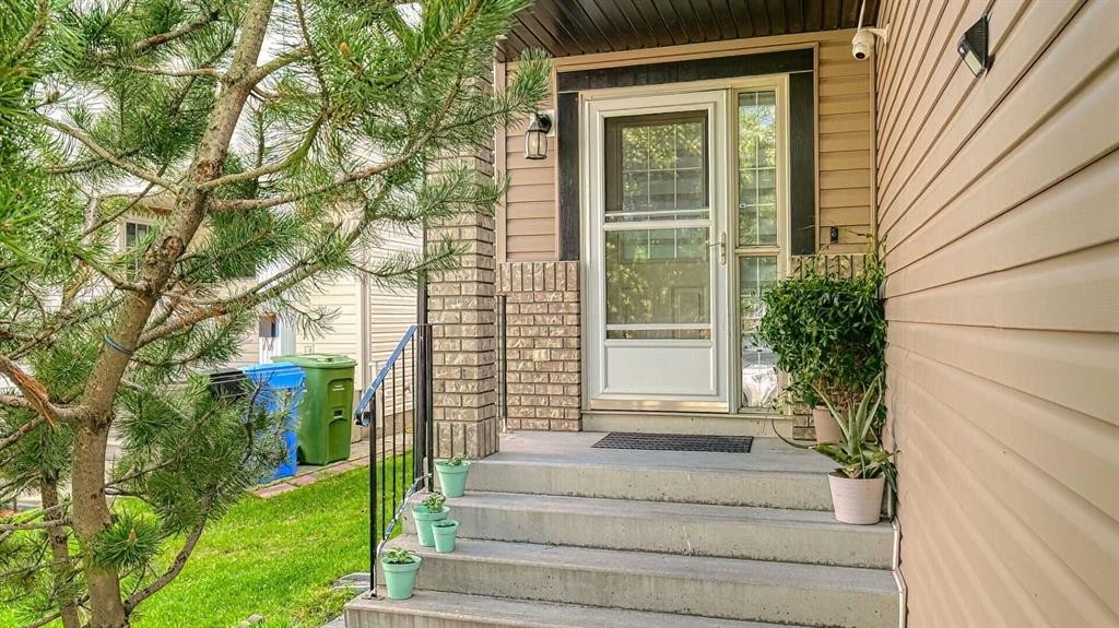 54 Saddlecreek Crescent Ne, Calgary, AB - Outdoor With Exterior