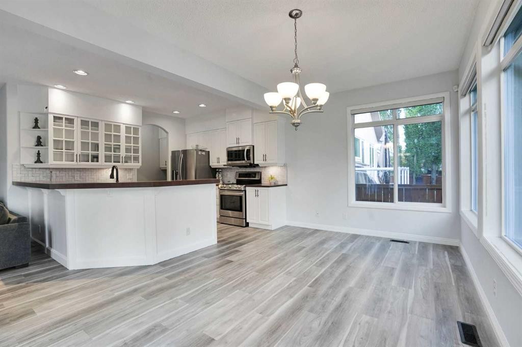 74 Cranleigh Green Se, Calgary, AB - Indoor Photo Showing Kitchen