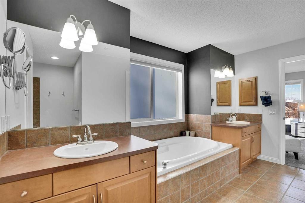 74 Cranleigh Green Se, Calgary, AB - Indoor Photo Showing Bathroom