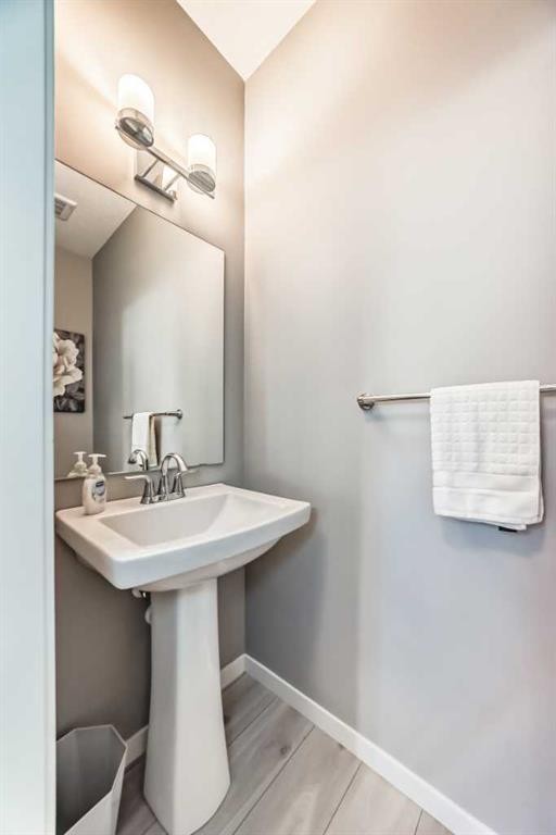 984 Seton Circle Se, Calgary, AB - Indoor Photo Showing Bathroom