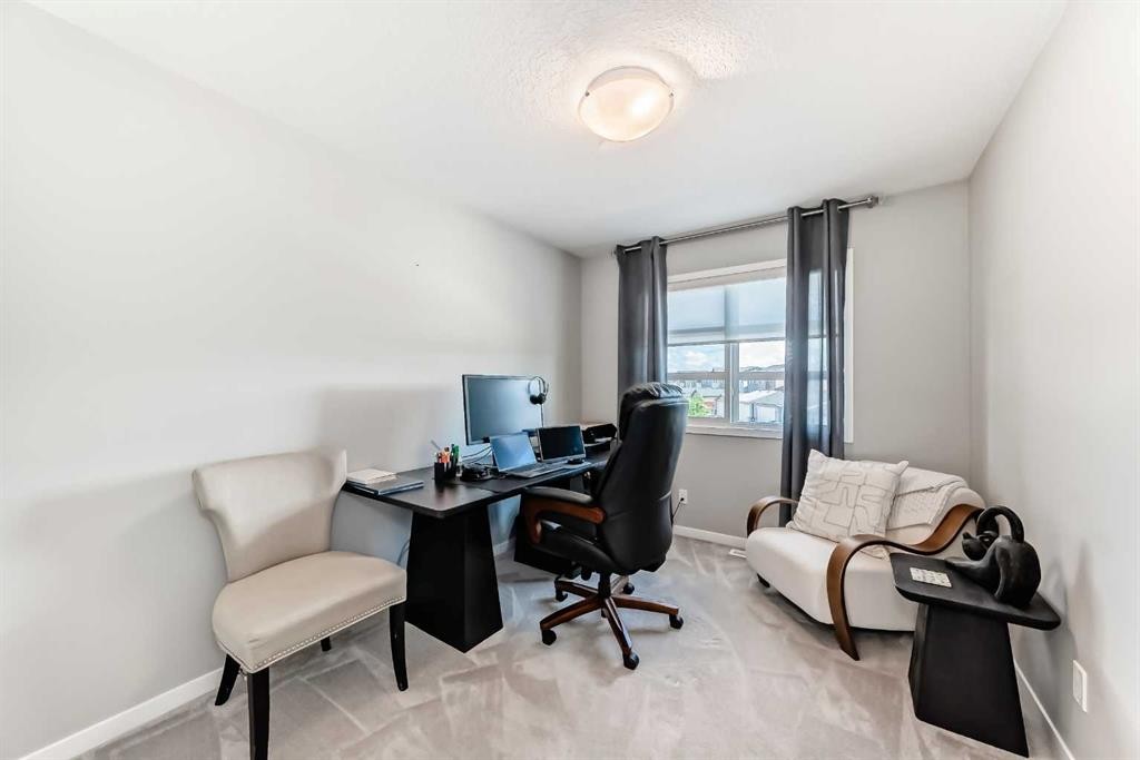 984 Seton Circle Se, Calgary, AB - Indoor Photo Showing Office