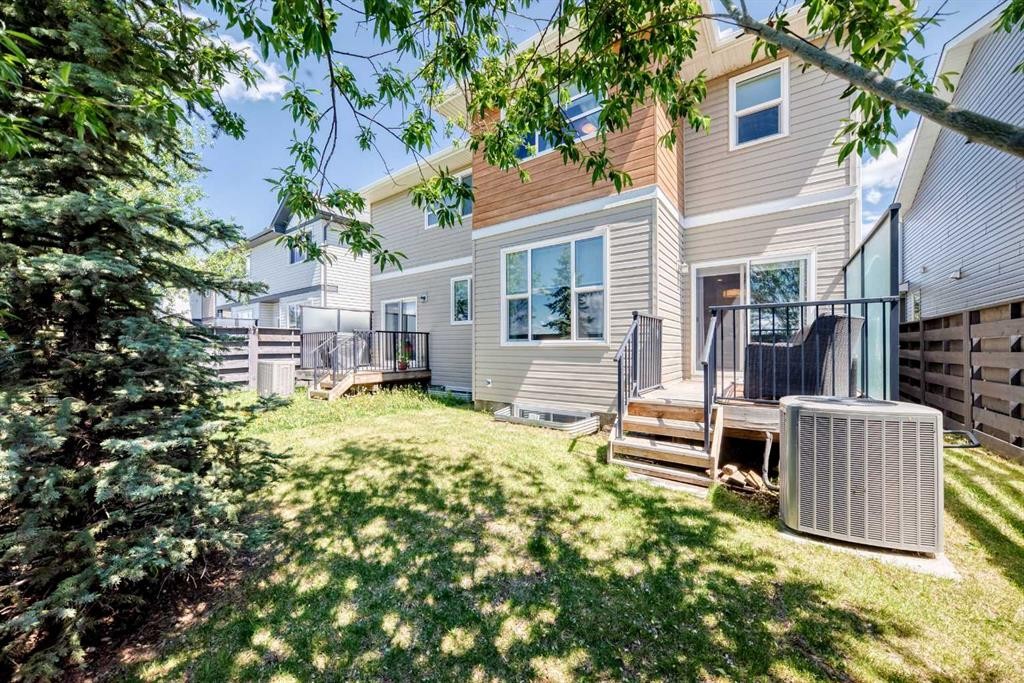984 Seton Circle Se, Calgary, AB - Outdoor