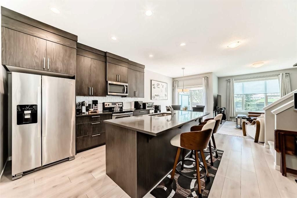 984 Seton Circle Se, Calgary, AB - Indoor Photo Showing Kitchen With Upgraded Kitchen