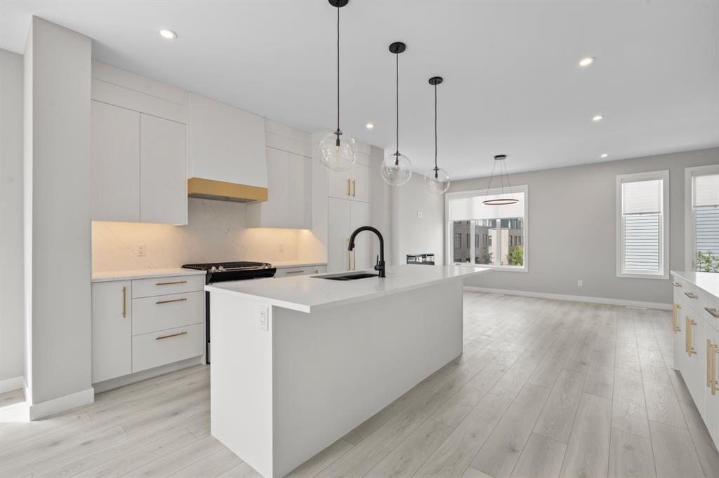 203-8155 8 Avenue Sw, Calgary, AB