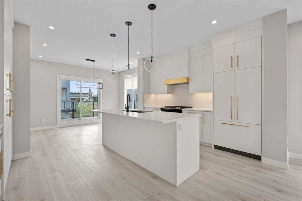 203-8155 8 Avenue Sw, Calgary, AB