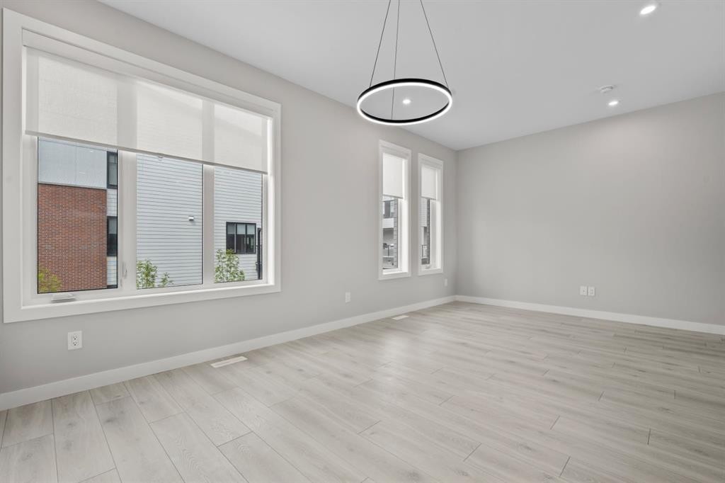 203-8155 8 Avenue Sw, Calgary, AB