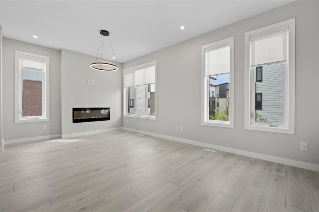203-8155 8 Avenue Sw, Calgary, AB