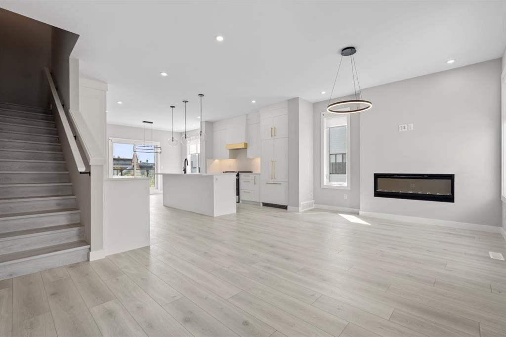 203-8155 8 Avenue Sw, Calgary, AB