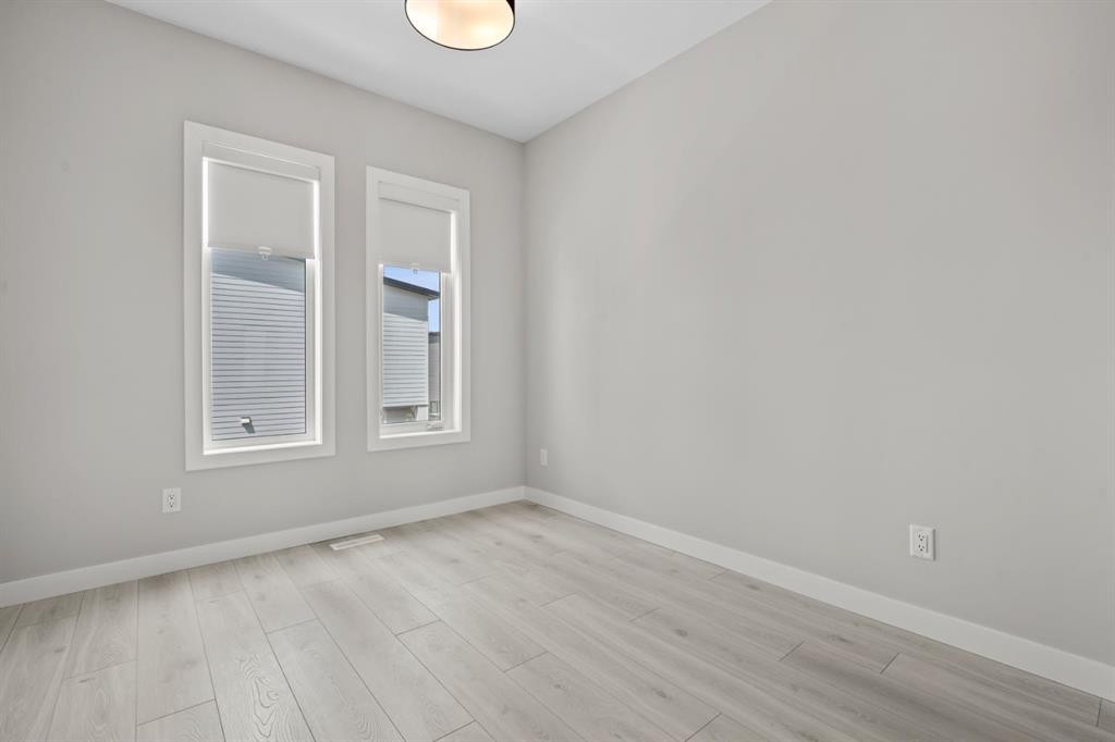 203-8155 8 Avenue Sw, Calgary, AB