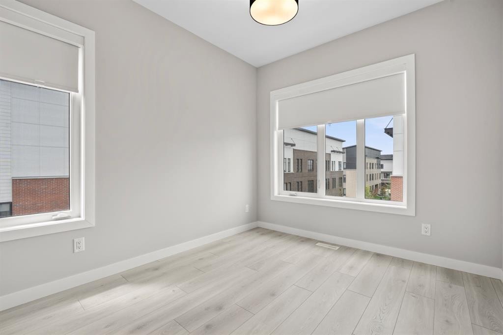 203-8155 8 Avenue Sw, Calgary, AB