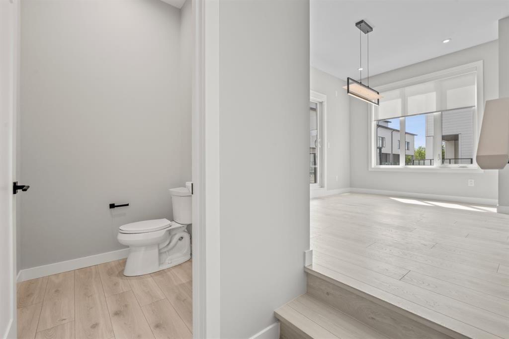 203-8155 8 Avenue Sw, Calgary, AB
