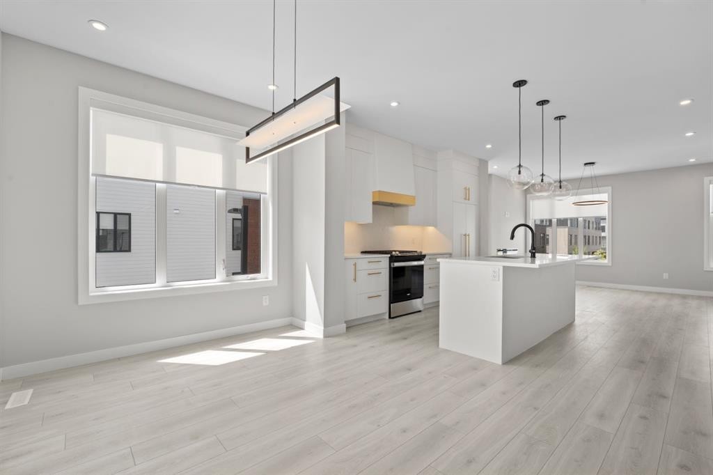 203-8155 8 Avenue Sw, Calgary, AB