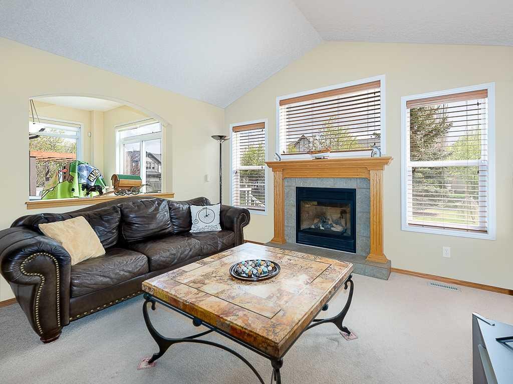 143 Cougarstone Square Sw, Calgary, AB