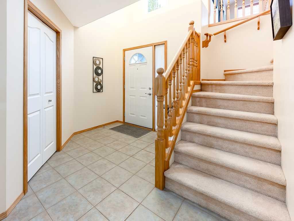 143 Cougarstone Square Sw, Calgary, AB