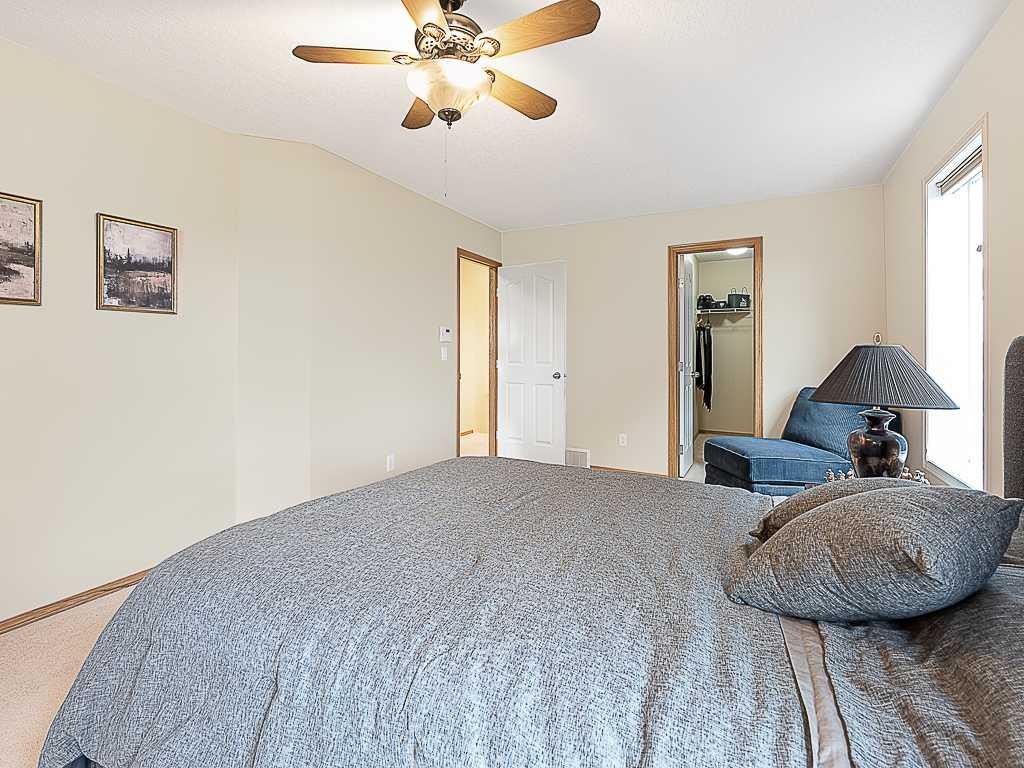143 Cougarstone Square Sw, Calgary, AB