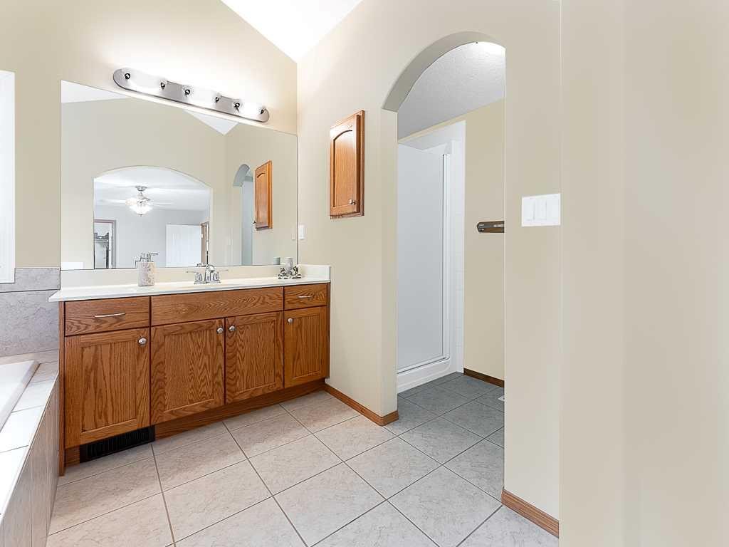 143 Cougarstone Square Sw, Calgary, AB