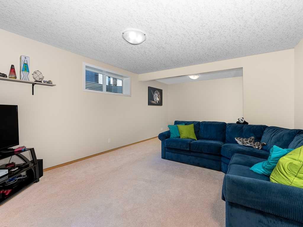 143 Cougarstone Square Sw, Calgary, AB