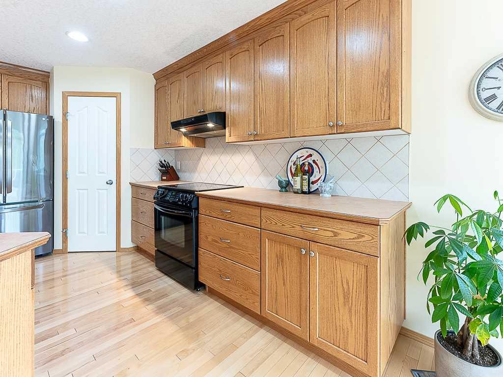 143 Cougarstone Square Sw, Calgary, AB