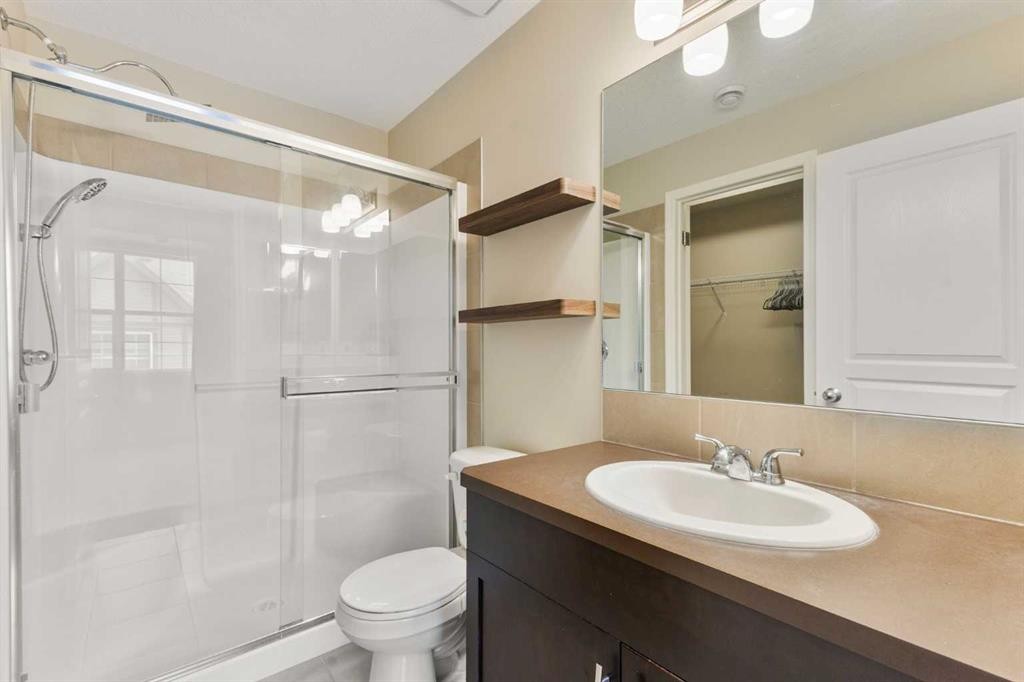 96 Cranarch Road Se, Calgary, AB - Indoor Photo Showing Bathroom