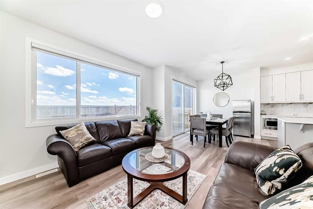 453 Corner Meadows Way Ne, Calgary, AB
