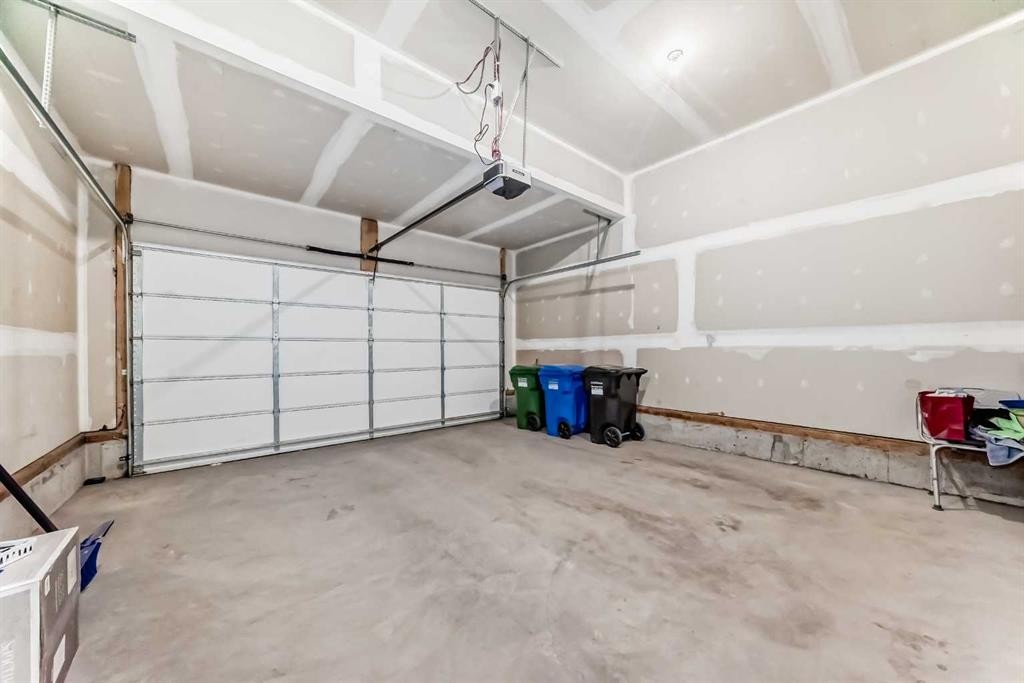 453 Corner Meadows Way Ne, Calgary, AB