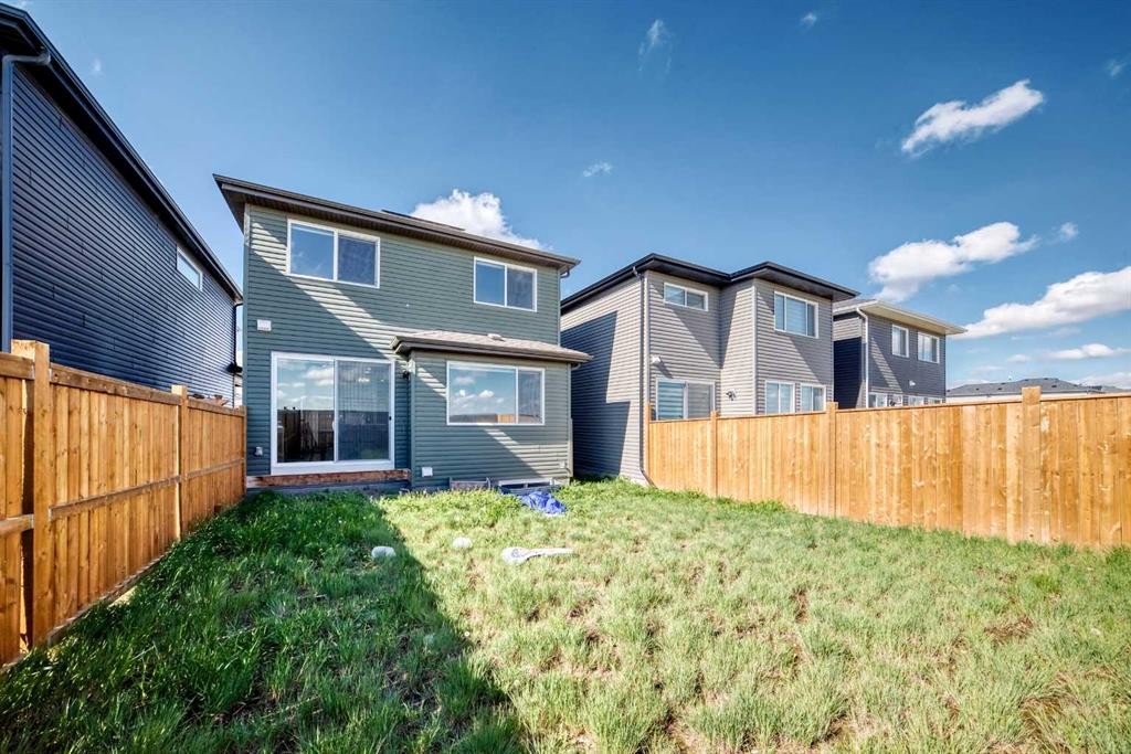 453 Corner Meadows Way Ne, Calgary, AB