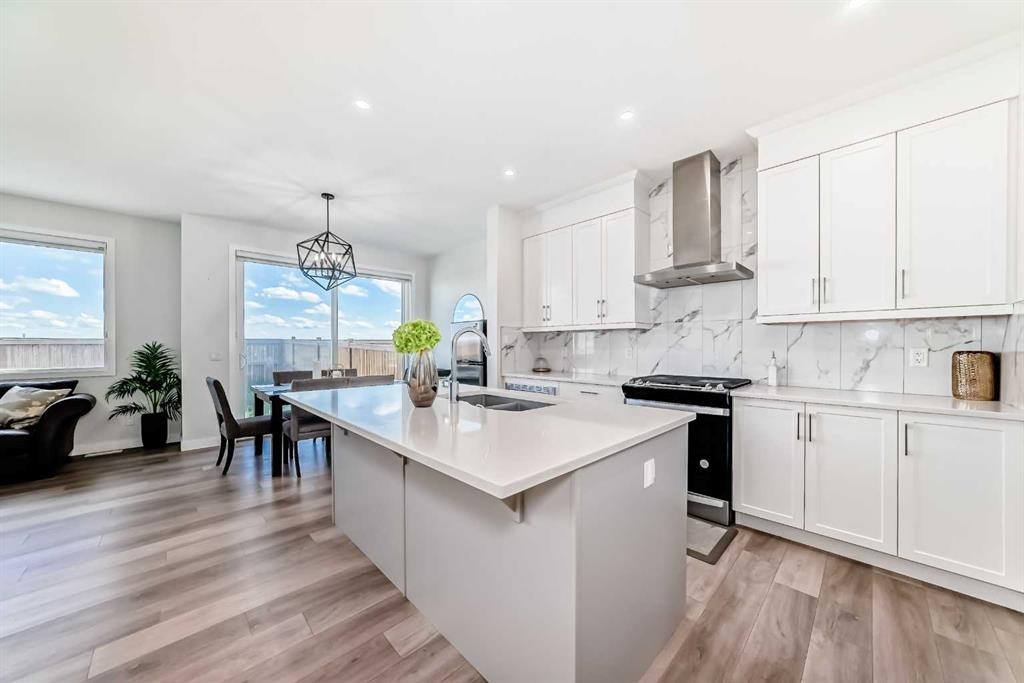 453 Corner Meadows Way Ne, Calgary, AB