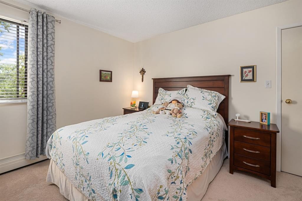 210-111 14 Avenue Se, Calgary, AB - Indoor Photo Showing Bedroom