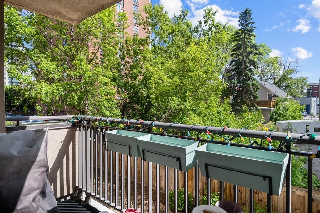 210-111 14 Avenue Se, Calgary, AB - Outdoor