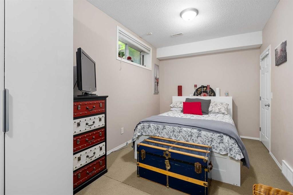60 Chapala Square Se, Calgary, AB
