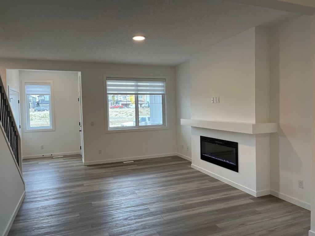 49 Legacy Point Terrace Se, Calgary, AB - Indoor With Fireplace