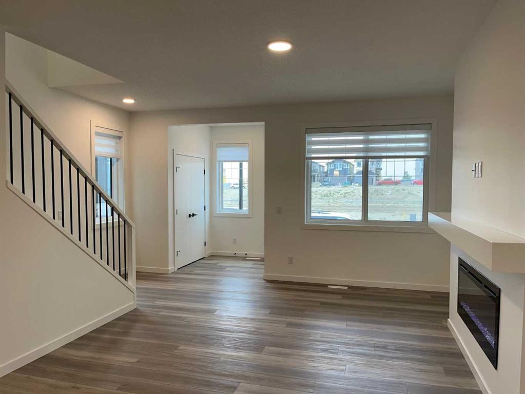 49 Legacy Point Terrace Se, Calgary, AB - Indoor Photo Showing Other Room