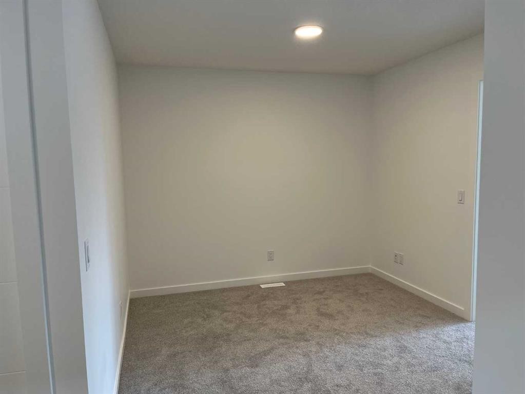 49 Legacy Point Terrace Se, Calgary, AB - Indoor Photo Showing Other Room