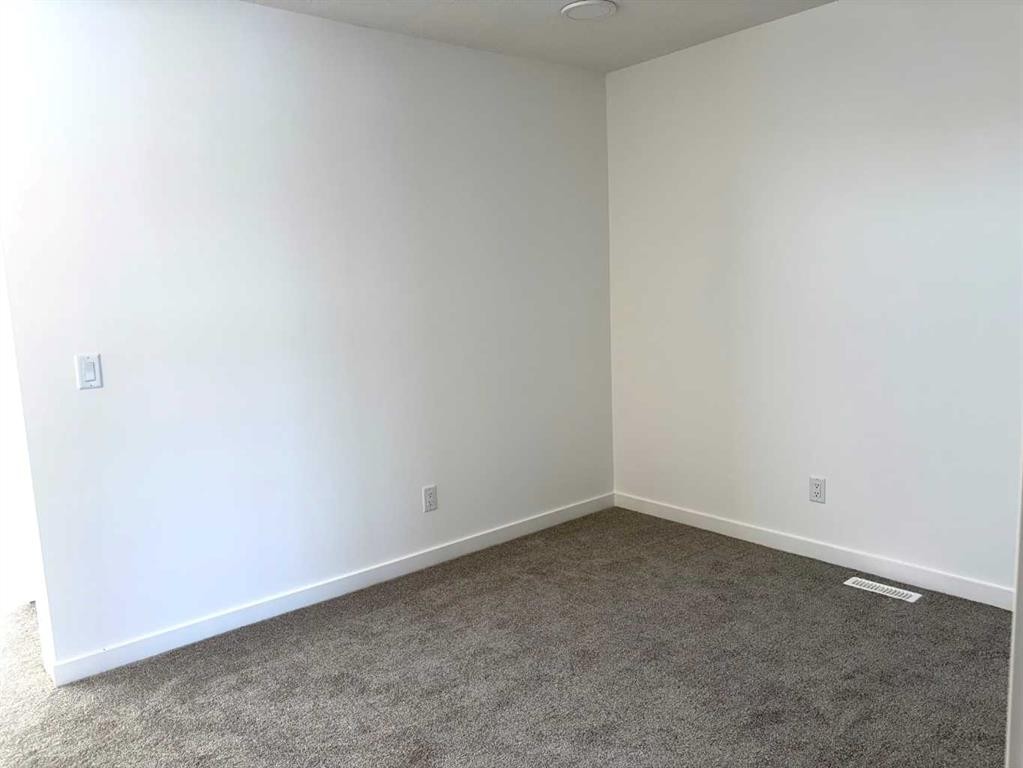 49 Legacy Point Terrace Se, Calgary, AB - Indoor Photo Showing Other Room