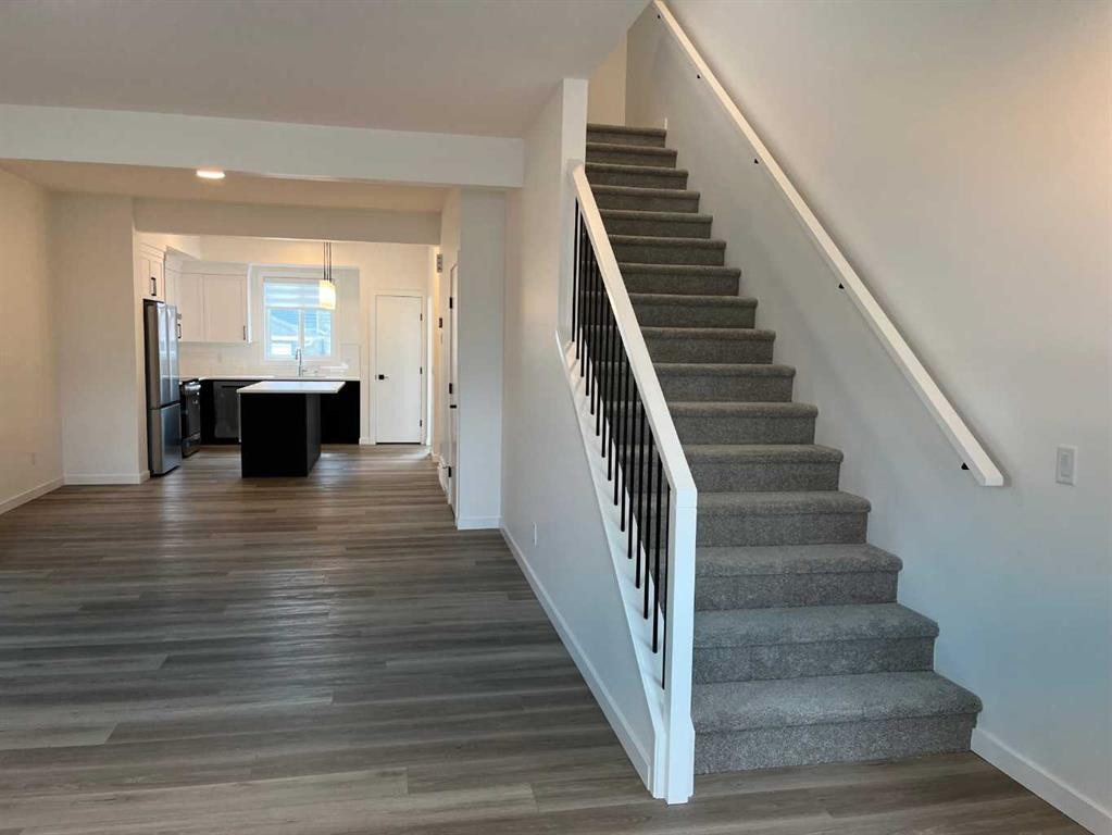 49 Legacy Point Terrace Se, Calgary, AB - Indoor Photo Showing Other Room
