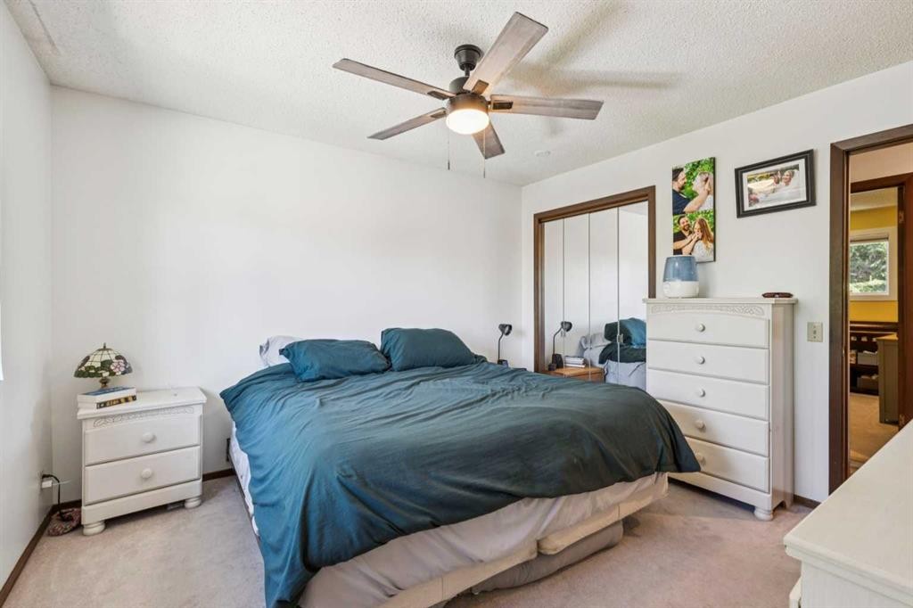 215 Silver Valley Rise Nw, Calgary, AB - Indoor Photo Showing Bedroom