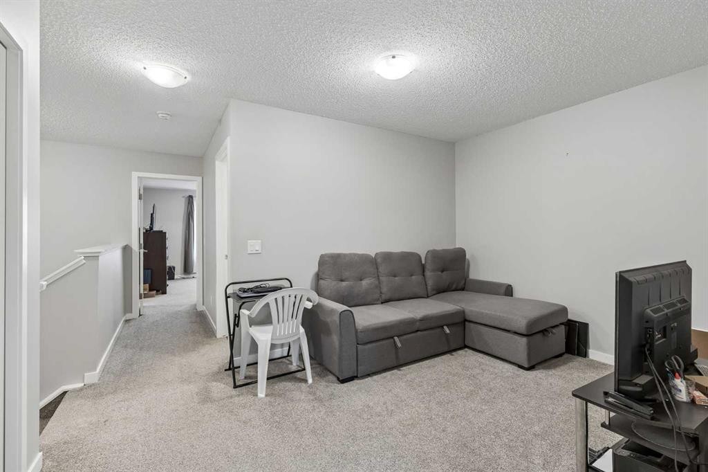 291 Magnolia Square Se, Calgary, AB