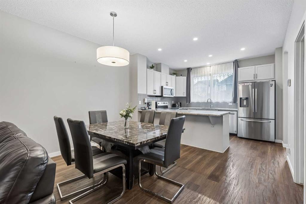 291 Magnolia Square Se, Calgary, AB
