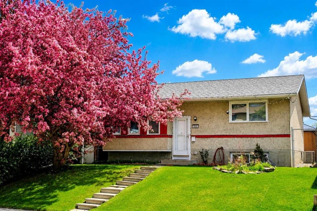 3232 Doverville Crescent Se, Calgary, AB - Outdoor