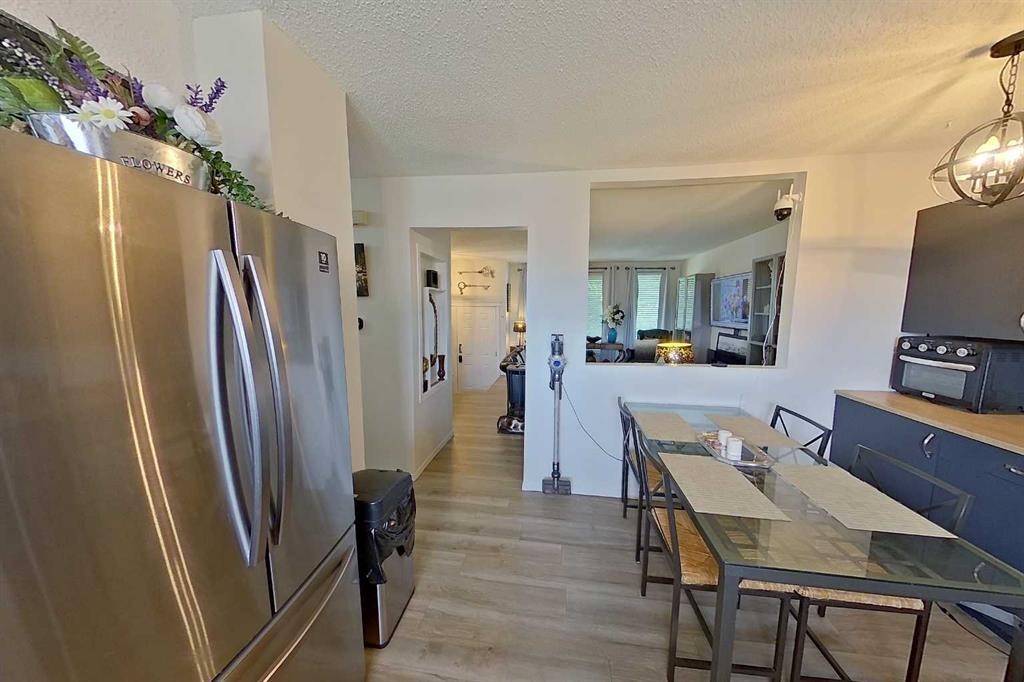 3232 Doverville Crescent Se, Calgary, AB - Indoor Photo Showing Dining Room