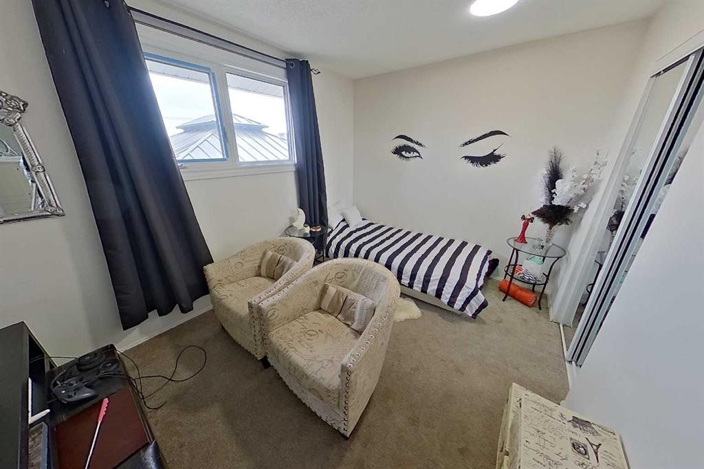 3232 Doverville Crescent Se, Calgary, AB - Indoor Photo Showing Other Room