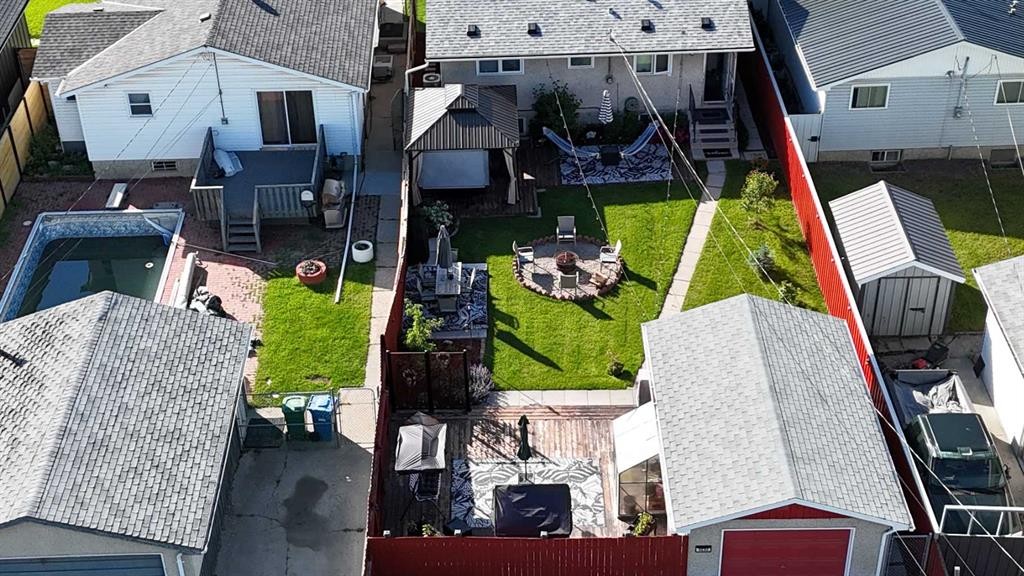 3232 Doverville Crescent Se, Calgary, AB - Outdoor