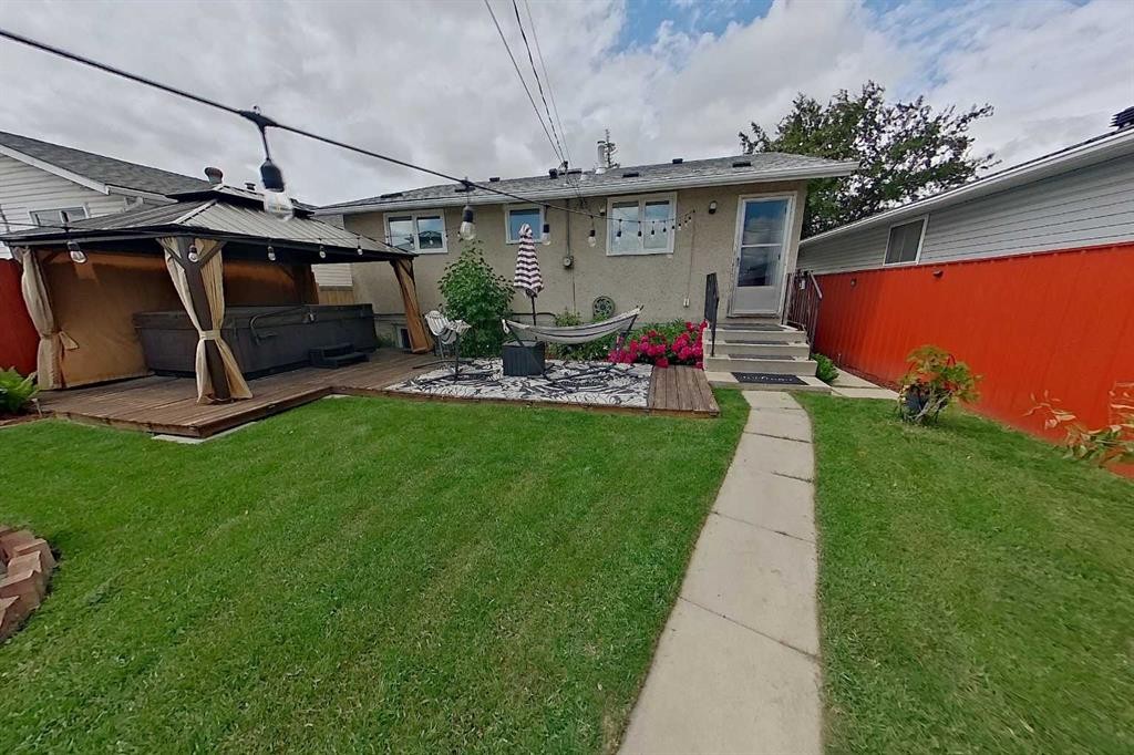 3232 Doverville Crescent Se, Calgary, AB - Outdoor